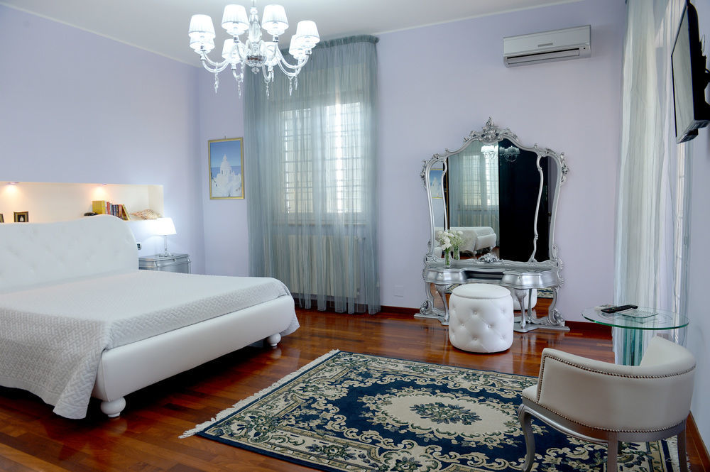 Bed and Breakfast Il Giardino Delle Jacaranda Тальзано Экстерьер фото